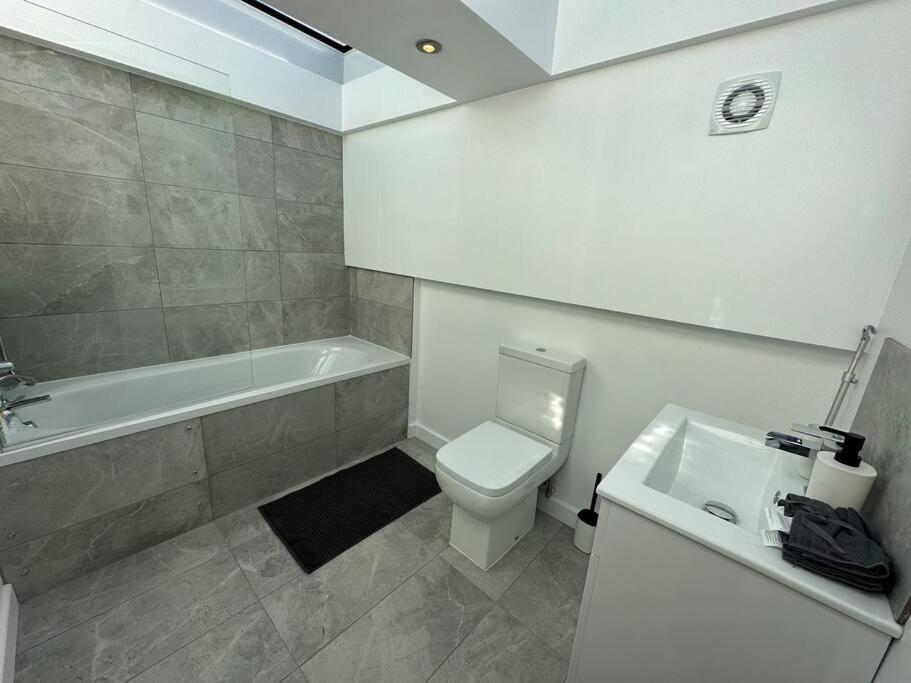 Lovely New Decor Studio - 4 The Southwell Londres Exterior foto